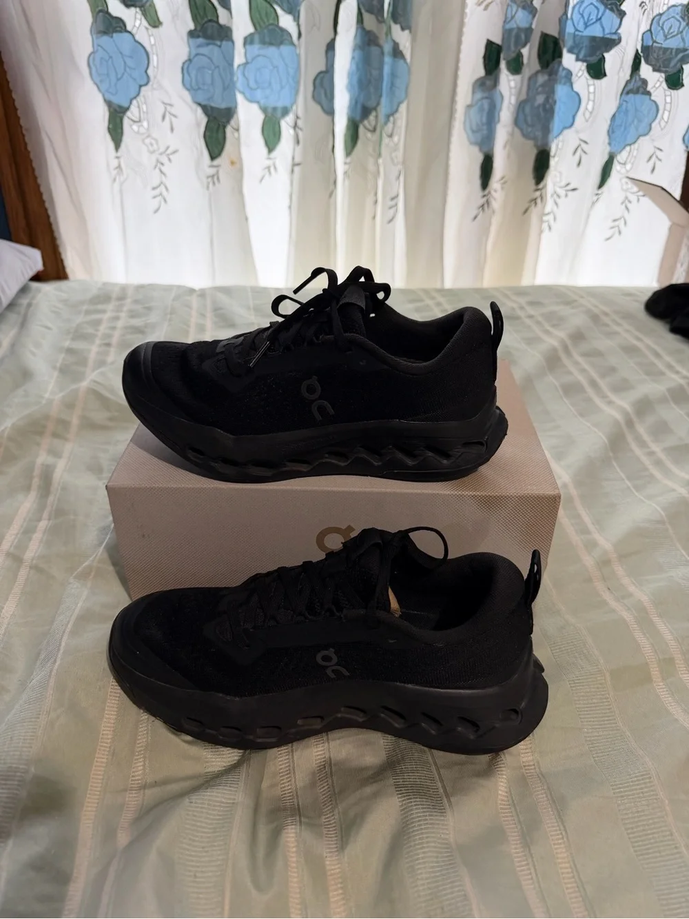 Cloud nova x Black Womens Athletic Running Sneakers
